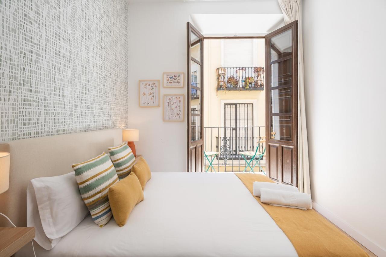 Apartamentos Luna Suites Palacio Dorita Granada Exterior photo