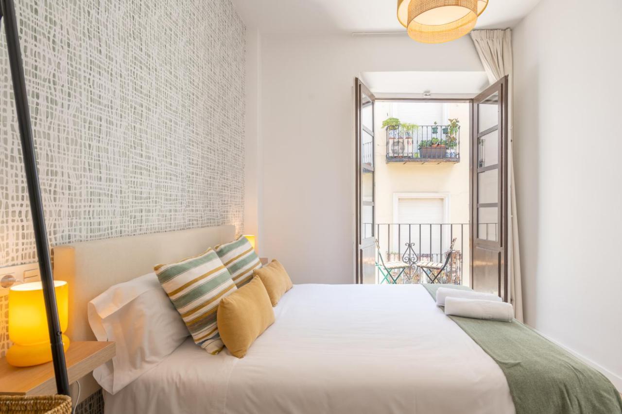 Apartamentos Luna Suites Palacio Dorita Granada Exterior photo