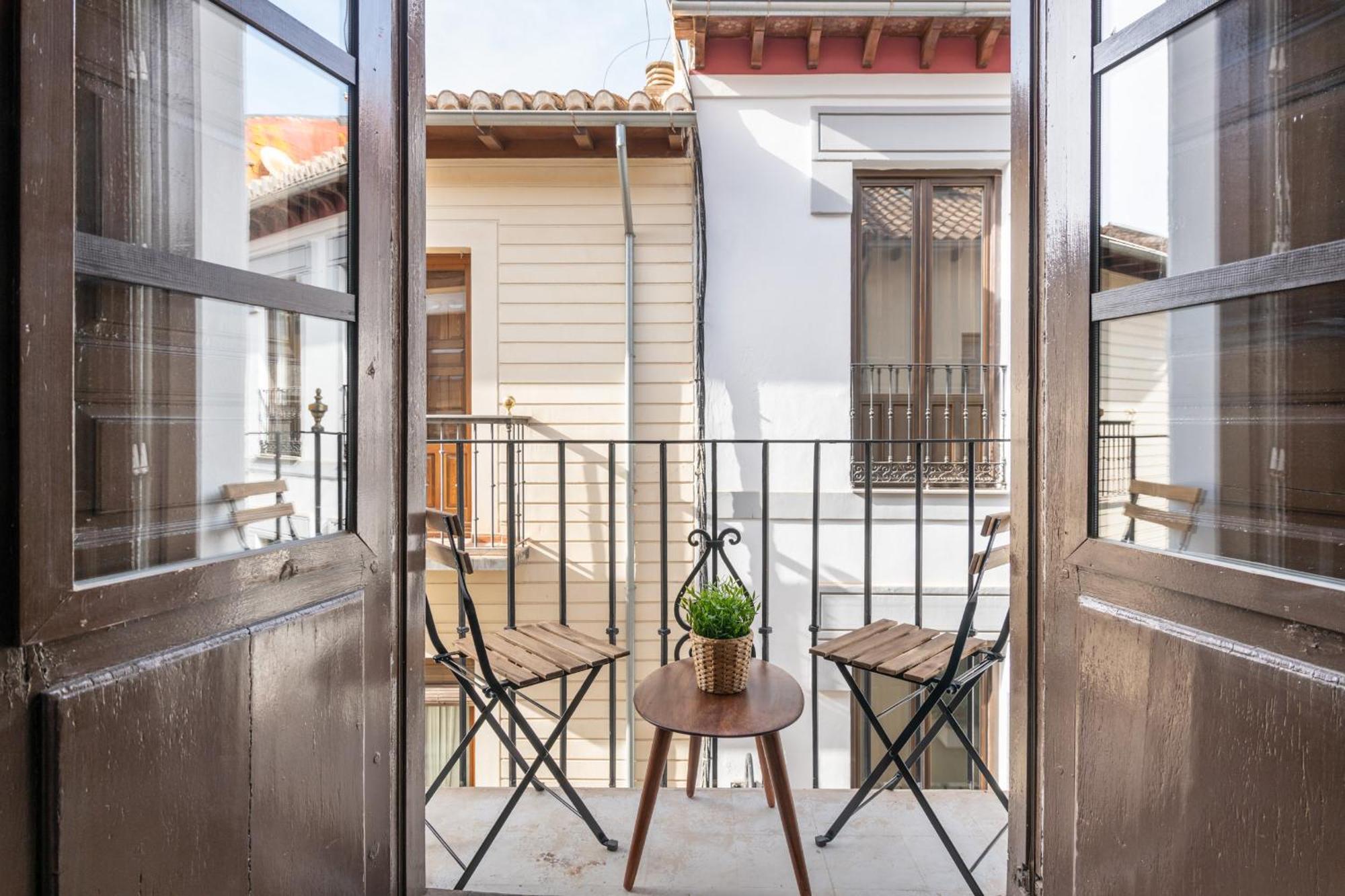 Apartamentos Luna Suites Palacio Dorita Granada Exterior photo
